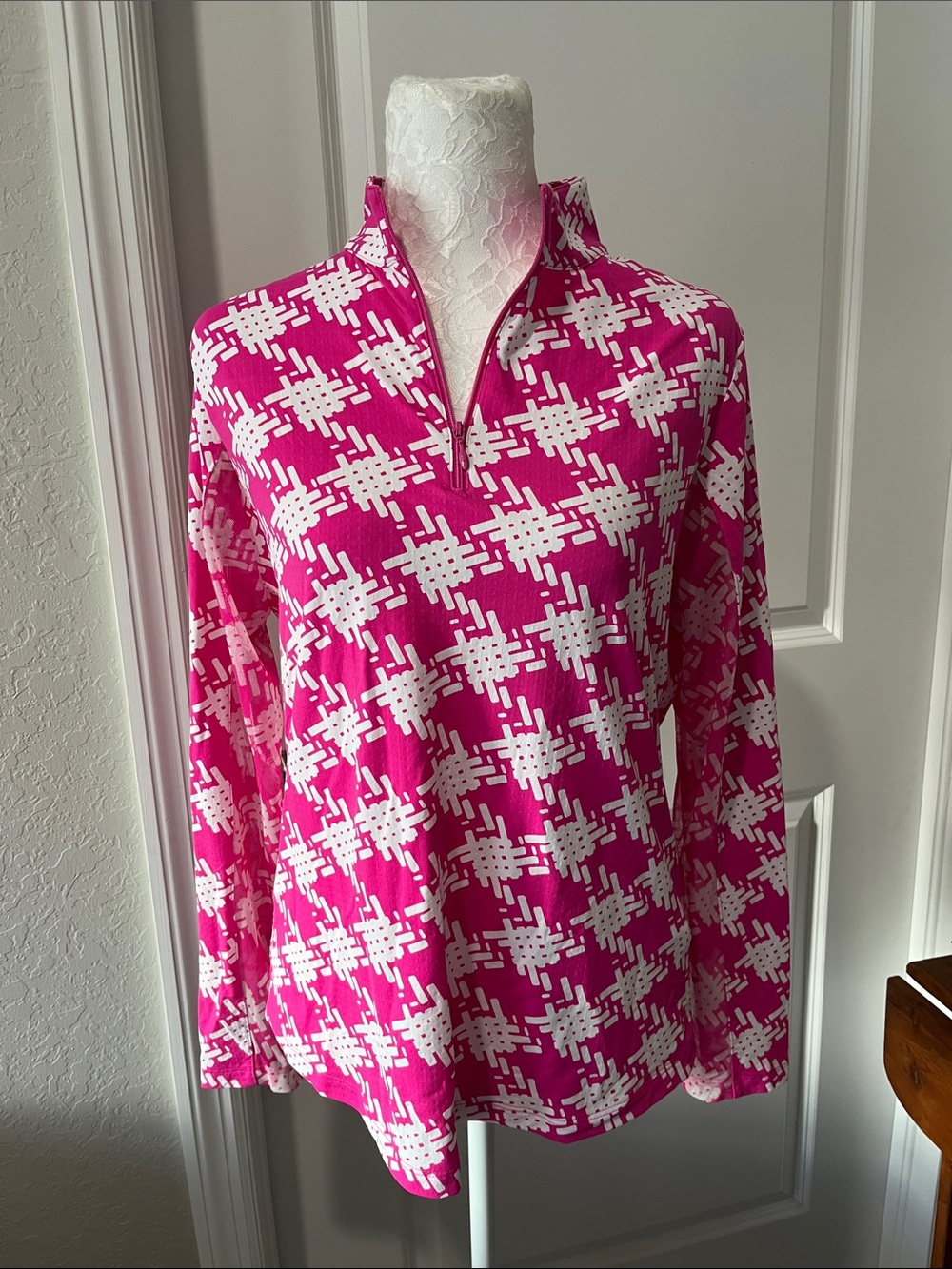 IBKUL 1/5 Kimberly Pink & White Abstract Geometric Quarter-Zip Pullover